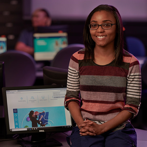 girl in computer lab